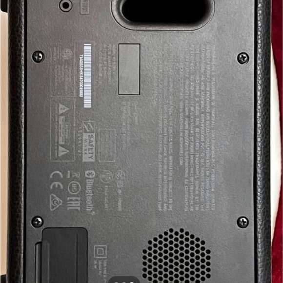 Marshall bluetooth speaker - Picture 3 of 3